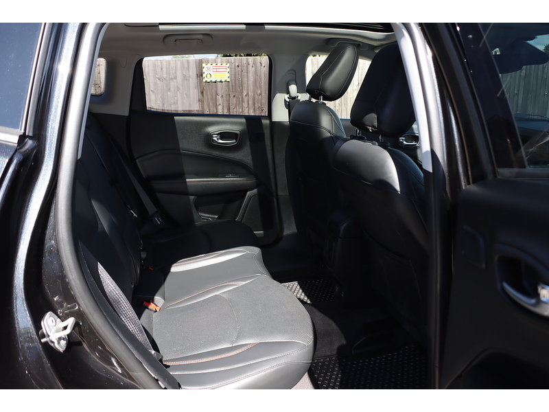 Jeep 1.4T MULTIAIRII LIMITED SUV 5DR PETROL MANUAL SUNROOF HEATED SEATS SAT NAV BLUETOOTH DAB STEREO APPLE CARPLAY REAR CAMERA PARKING AIDS 30000 MILES SH 72-74 Mitcham Road