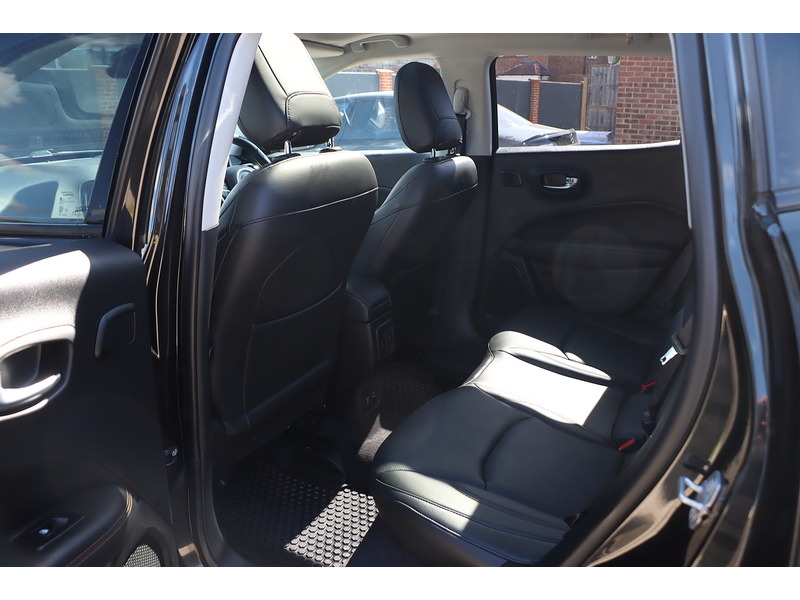 Jeep 1.4T MULTIAIRII LIMITED SUV 5DR PETROL MANUAL SUNROOF HEATED SEATS SAT NAV BLUETOOTH DAB STEREO APPLE CARPLAY REAR CAMERA PARKING AIDS 30000 MILES SH 72-74 Mitcham Road