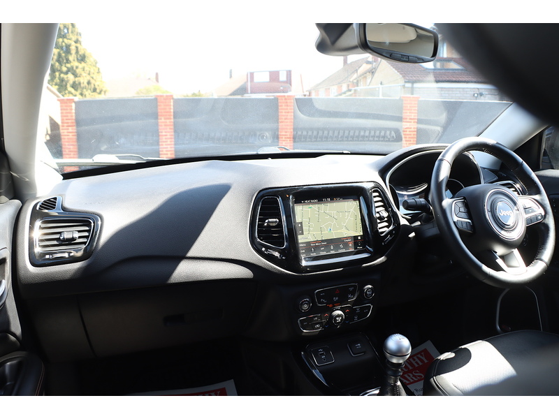Jeep 1.4T MULTIAIRII LIMITED SUV 5DR PETROL MANUAL SUNROOF HEATED SEATS SAT NAV BLUETOOTH DAB STEREO APPLE CARPLAY REAR CAMERA PARKING AIDS 30000 MILES SH 72-74 Mitcham Road