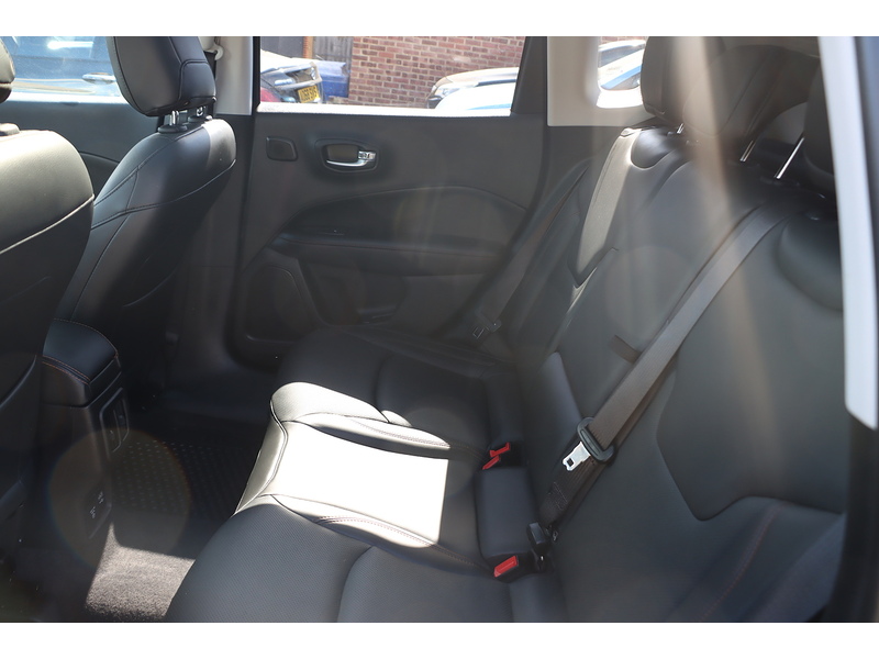Jeep 1.4T MULTIAIRII LIMITED SUV 5DR PETROL MANUAL SUNROOF HEATED SEATS SAT NAV BLUETOOTH DAB STEREO APPLE CARPLAY REAR CAMERA PARKING AIDS 30000 MILES SH 72-74 Mitcham Road