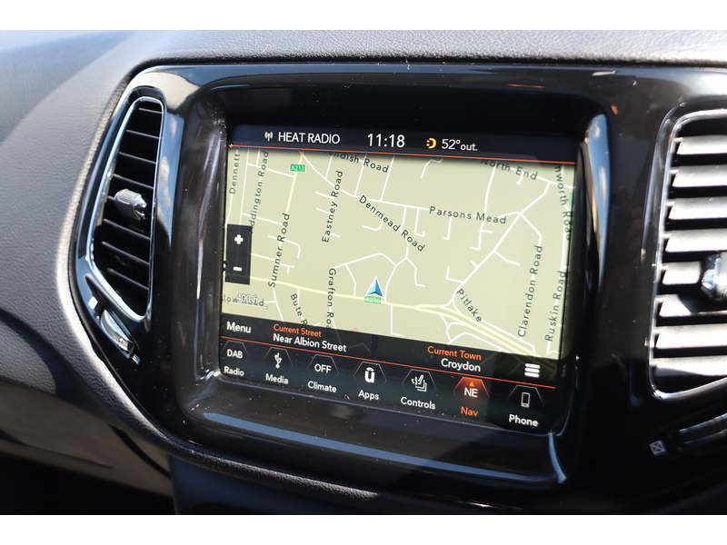 Jeep 1.4T MULTIAIRII LIMITED SUV 5DR PETROL MANUAL SUNROOF HEATED SEATS SAT NAV BLUETOOTH DAB STEREO APPLE CARPLAY REAR CAMERA PARKING AIDS 30000 MILES SH 72-74 Mitcham Road