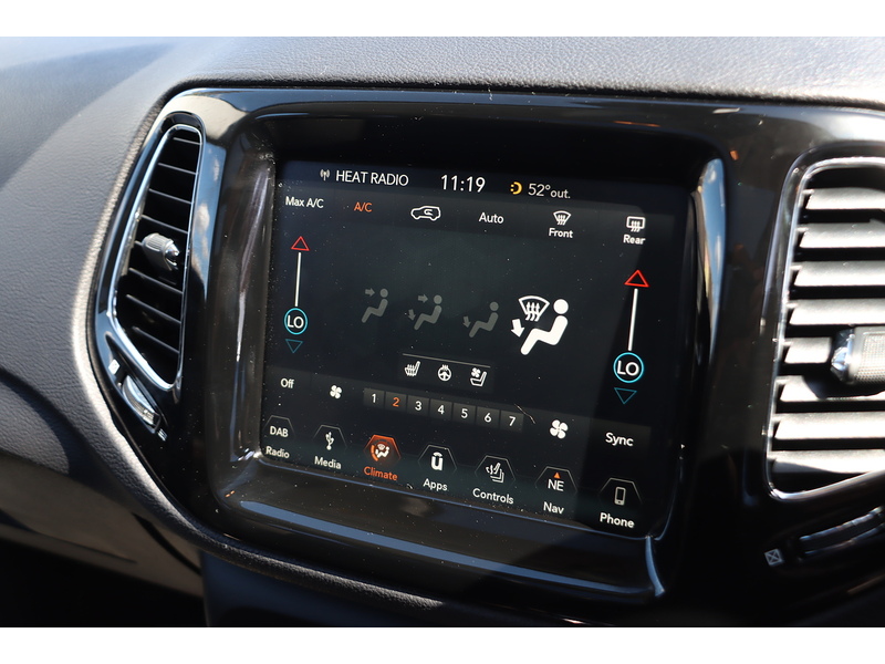 Jeep 1.4T MULTIAIRII LIMITED SUV 5DR PETROL MANUAL SUNROOF HEATED SEATS SAT NAV BLUETOOTH DAB STEREO APPLE CARPLAY REAR CAMERA PARKING AIDS 30000 MILES SH 72-74 Mitcham Road
