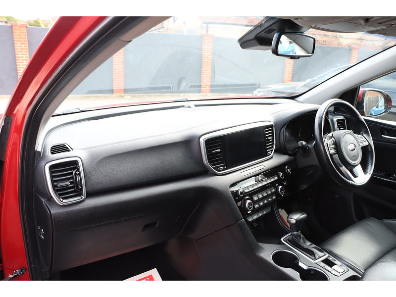 Kia 1.6 T-GDI 4 SUV 5DR PETROL DCT AWD AUTO SUNROOF HEATED SEATS SAT NAV APPLE CARPLAY REAR & 360 CAMERA PARKING AIDS 2 OWNERS 56000 MILES FSH 6 SERVICES 72-74 Mitcham Road