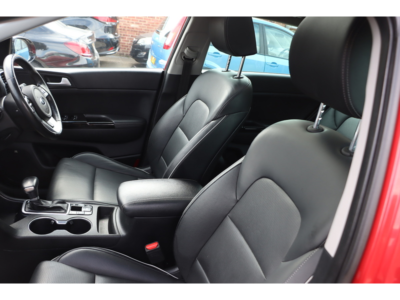 Kia 1.6 T-GDI 4 SUV 5DR PETROL DCT AWD AUTO SUNROOF HEATED SEATS SAT NAV APPLE CARPLAY REAR & 360 CAMERA PARKING AIDS 2 OWNERS 56000 MILES FSH 6 SERVICES 72-74 Mitcham Road