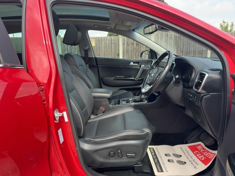 Kia 1.6 T-GDI 4 SUV 5DR PETROL DCT AWD AUTO SUNROOF HEATED SEATS SAT NAV APPLE CARPLAY REAR & 360 CAMERA PARKING AIDS 2 OWNERS 56000 MILES FSH 6 SERVICES 72-74 Mitcham Road