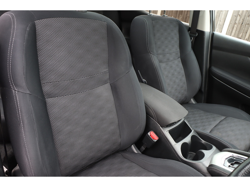 Nissan 1.2 DIG-T N-CONNECTA SUV 5DR PETROL XTRON 2WD AUTO PAN ROOF SATNAV BLUETOOTH REAR & 360 CAMERA PARKING AIDS SAME OWNER FOR 5 YEARS ONLY 63000 MILES SH 92-96 Mitcham Road