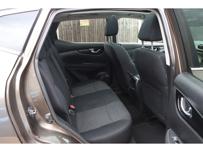 Nissan 1.2 DIG-T N-CONNECTA SUV 5DR PETROL XTRON 2WD AUTO PAN ROOF SATNAV BLUETOOTH REAR & 360 CAMERA PARKING AIDS SAME OWNER FOR 5 YEARS ONLY 63000 MILES SH 92-96 Mitcham Road