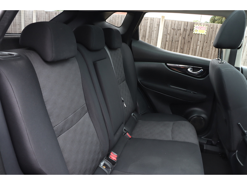 Nissan 1.2 DIG-T N-CONNECTA SUV 5DR PETROL XTRON 2WD AUTO PAN ROOF SATNAV BLUETOOTH REAR & 360 CAMERA PARKING AIDS SAME OWNER FOR 5 YEARS ONLY 63000 MILES SH 92-96 Mitcham Road