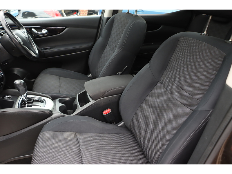 Nissan 1.2 DIG-T N-CONNECTA SUV 5DR PETROL XTRON 2WD AUTO PAN ROOF SATNAV BLUETOOTH REAR & 360 CAMERA PARKING AIDS SAME OWNER FOR 5 YEARS ONLY 63000 MILES SH 92-96 Mitcham Road