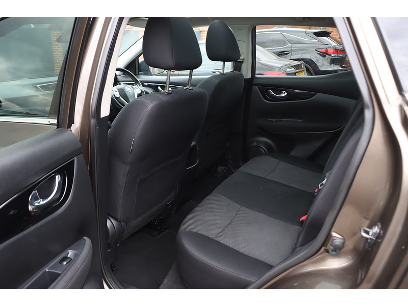 Nissan 1.2 DIG-T N-CONNECTA SUV 5DR PETROL XTRON 2WD AUTO PAN ROOF SATNAV BLUETOOTH REAR & 360 CAMERA PARKING AIDS SAME OWNER FOR 5 YEARS ONLY 63000 MILES SH 92-96 Mitcham Road