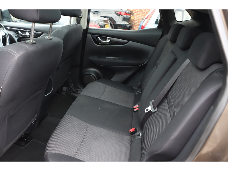 Nissan 1.2 DIG-T N-CONNECTA SUV 5DR PETROL XTRON 2WD AUTO PAN ROOF SATNAV BLUETOOTH REAR & 360 CAMERA PARKING AIDS SAME OWNER FOR 5 YEARS ONLY 63000 MILES SH 92-96 Mitcham Road