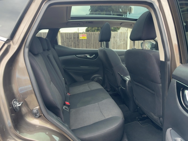 Nissan 1.2 DIG-T N-CONNECTA SUV 5DR PETROL XTRON 2WD AUTO PAN ROOF SATNAV BLUETOOTH REAR & 360 CAMERA PARKING AIDS SAME OWNER FOR 5 YEARS ONLY 63000 MILES SH 92-96 Mitcham Road