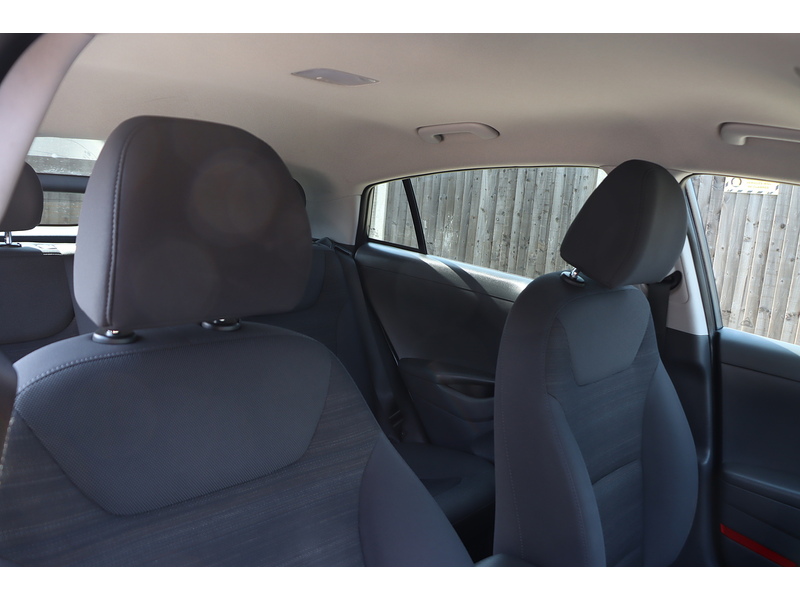 Hyundai 1.6 H-GDI GPF PREMIUM HATCHBACK 5DR PETROL HYBRID DCT AUTO HEATED SEATS SAT NAV BLUETOOTH APPLE CARPLAY REAR CAMERA ONLY 46000 MILES FSH 6 SERVICES 92-96 Mitcham Road