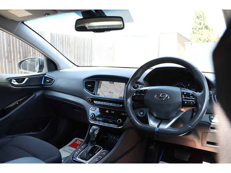 Hyundai 1.6 H-GDI GPF PREMIUM HATCHBACK 5DR PETROL HYBRID DCT AUTO HEATED SEATS SAT NAV BLUETOOTH APPLE CARPLAY REAR CAMERA ONLY 46000 MILES FSH 6 SERVICES 92-96 Mitcham Road