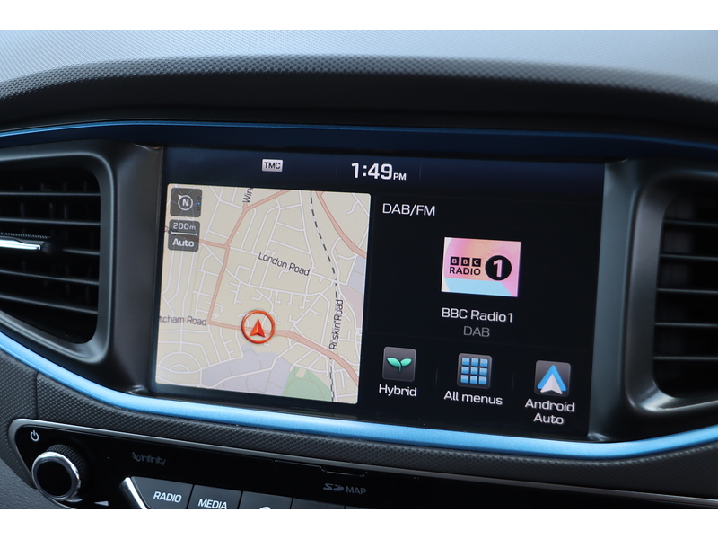 Hyundai 1.6 H-GDI GPF PREMIUM HATCHBACK 5DR PETROL HYBRID DCT AUTO HEATED SEATS SAT NAV BLUETOOTH APPLE CARPLAY REAR CAMERA ONLY 46000 MILES FSH 6 SERVICES 92-96 Mitcham Road