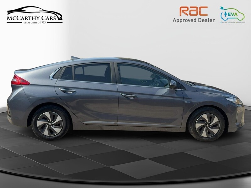 Hyundai 1.6 H-GDI GPF PREMIUM HATCHBACK 5DR PETROL HYBRID DCT AUTO HEATED SEATS SAT NAV BLUETOOTH APPLE CARPLAY REAR CAMERA ONLY 46000 MILES FSH 6 SERVICES 92-96 Mitcham Road