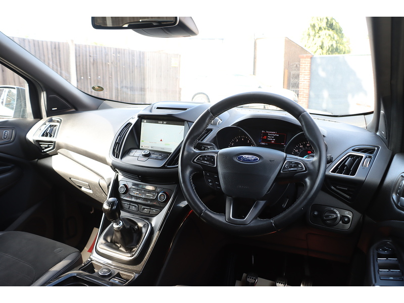 Ford 1.5T ECOBOOST ST-LINE SUV 5DR PETROL MANUAL HEATED SEATS SATNAV BLUETOOTH DAB RADIO REAR CAMERA PARKING AIDS JUST 1 OWNER FROM NEW ONLY 72000 MILES SH 72-74 Mitcham Road
