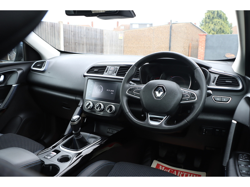 Renault 1.3 TCE S EDITION SUV 5DR PETROL MANUAL PAN ROOF SATNAV BLUETOOTH DAB RADIO APPLE CARPLAY REAR CAMERA PARKING AIDS ONLY 50000 MILES FSH NO ULEZ CHARGE 72-74 Mitcham Road