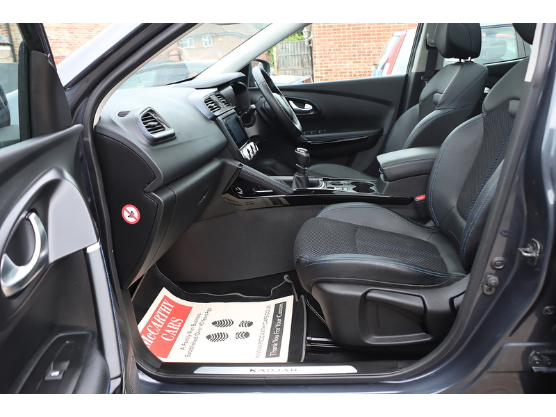 Renault 1.3 TCE S EDITION SUV 5DR PETROL MANUAL PAN ROOF SATNAV BLUETOOTH DAB RADIO APPLE CARPLAY REAR CAMERA PARKING AIDS ONLY 50000 MILES FSH NO ULEZ CHARGE 72-74 Mitcham Road