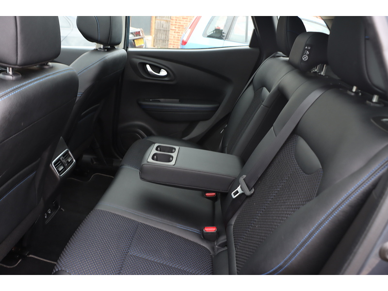 Renault 1.3 TCE S EDITION SUV 5DR PETROL MANUAL PAN ROOF SATNAV BLUETOOTH DAB RADIO APPLE CARPLAY REAR CAMERA PARKING AIDS ONLY 50000 MILES FSH NO ULEZ CHARGE 72-74 Mitcham Road