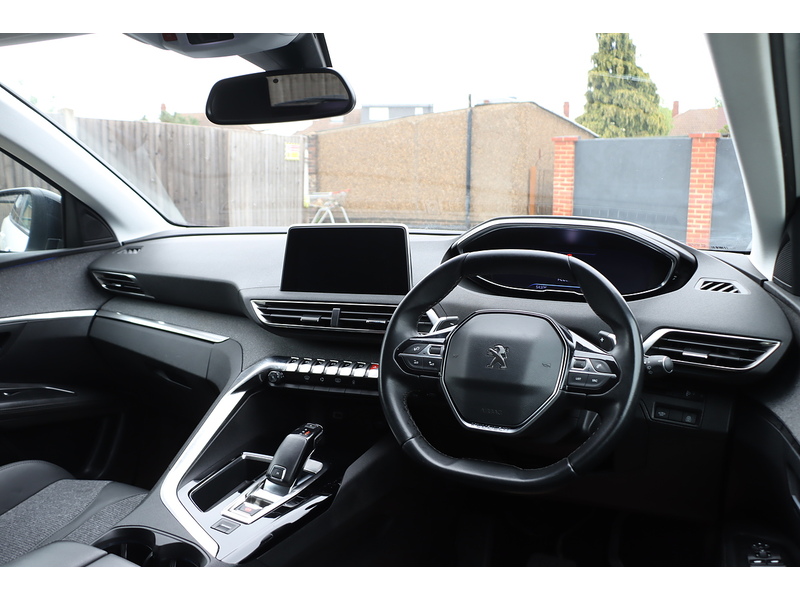 Peugeot 1.2 PURETECH GPF ALLURE SUV 5DR PETROL EAT AUTO SAT NAV BLUETOOTH DAB STEREO APPLE CARPLAY REAR CAMERA PARKING AIDS JUST 2 OWNERS ONLY 54000 MILES SH 72-74 Mitcham Road