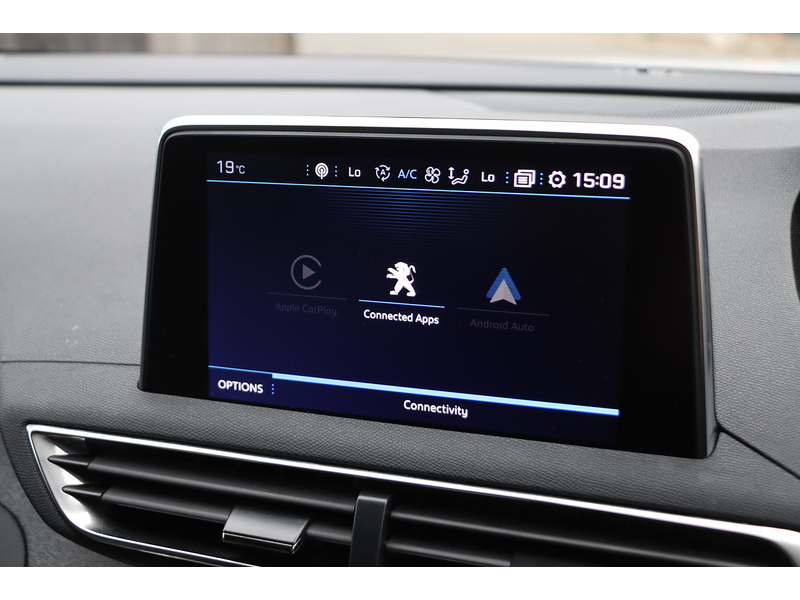 Peugeot 1.2 PURETECH GPF ALLURE SUV 5DR PETROL EAT AUTO SAT NAV BLUETOOTH DAB STEREO APPLE CARPLAY REAR CAMERA PARKING AIDS JUST 2 OWNERS ONLY 54000 MILES SH 72-74 Mitcham Road