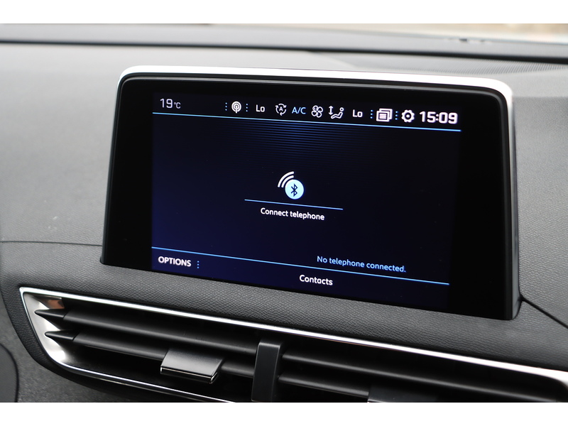 Peugeot 1.2 PURETECH GPF ALLURE SUV 5DR PETROL EAT AUTO SAT NAV BLUETOOTH DAB STEREO APPLE CARPLAY REAR CAMERA PARKING AIDS JUST 2 OWNERS ONLY 54000 MILES SH 72-74 Mitcham Road