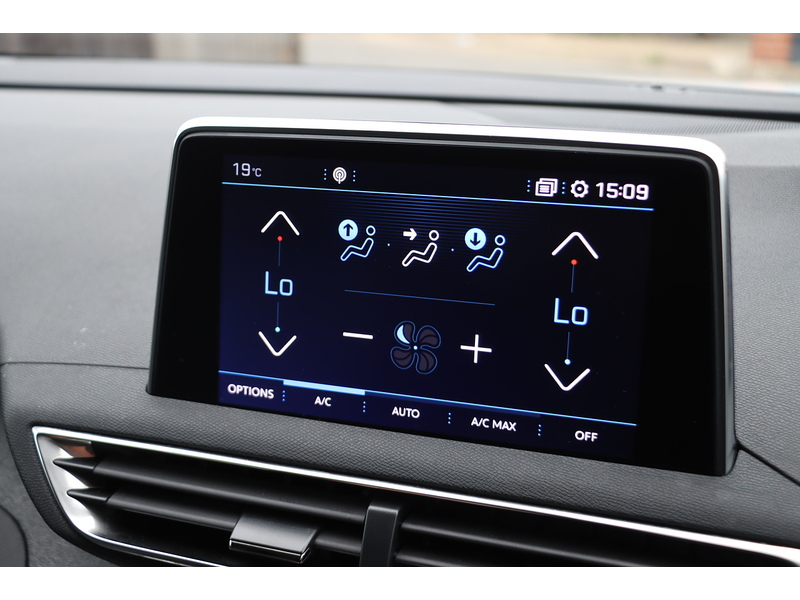 Peugeot 1.2 PURETECH GPF ALLURE SUV 5DR PETROL EAT AUTO SAT NAV BLUETOOTH DAB STEREO APPLE CARPLAY REAR CAMERA PARKING AIDS JUST 2 OWNERS ONLY 54000 MILES SH 72-74 Mitcham Road