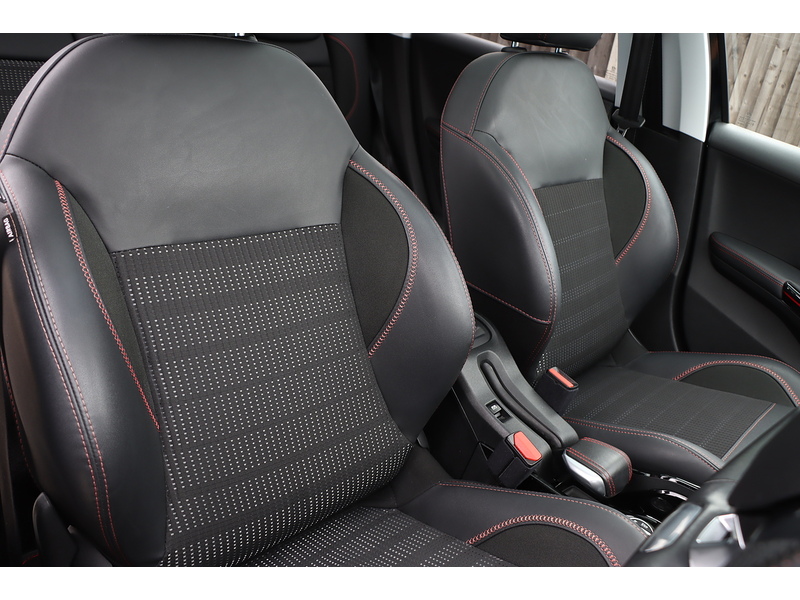 Peugeot 1.2 PURETECH GT LINE SUV 5DR PETROL EAT AUTO PAN ROOF SAT NAV BLUETOOTH DAB STEREO APPLE CARPLAY REAR CAMERA PARKING AIDS 2 OWNERS ONLY 40000 MILES SH 72-74 Mitcham Road