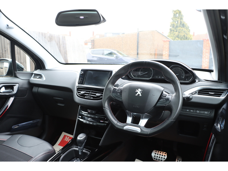 Peugeot 1.2 PURETECH GT LINE SUV 5DR PETROL EAT AUTO PAN ROOF SAT NAV BLUETOOTH DAB STEREO APPLE CARPLAY REAR CAMERA PARKING AIDS 2 OWNERS ONLY 40000 MILES SH 72-74 Mitcham Road