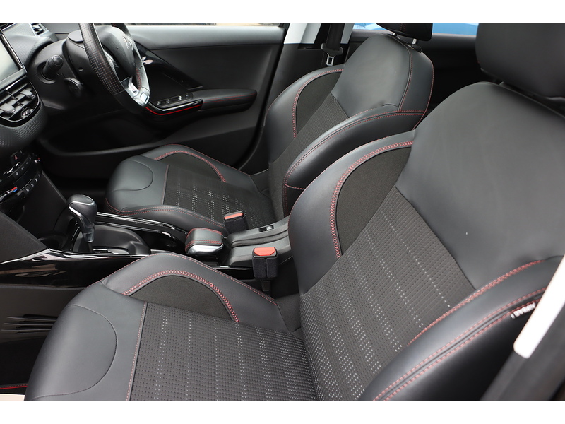 Peugeot 1.2 PURETECH GT LINE SUV 5DR PETROL EAT AUTO PAN ROOF SAT NAV BLUETOOTH DAB STEREO APPLE CARPLAY REAR CAMERA PARKING AIDS 2 OWNERS ONLY 40000 MILES SH 72-74 Mitcham Road