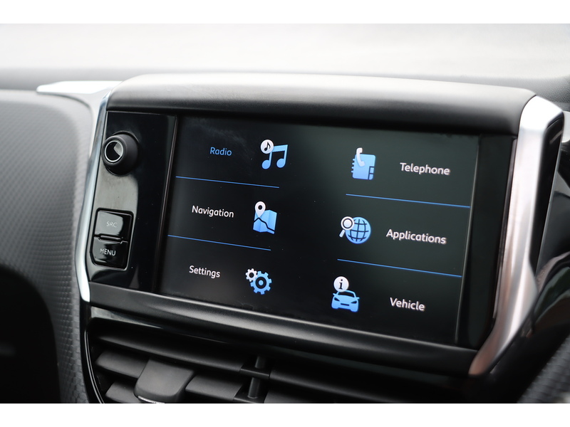 Peugeot 1.2 PURETECH GT LINE SUV 5DR PETROL EAT AUTO PAN ROOF SAT NAV BLUETOOTH DAB STEREO APPLE CARPLAY REAR CAMERA PARKING AIDS 2 OWNERS ONLY 40000 MILES SH 72-74 Mitcham Road