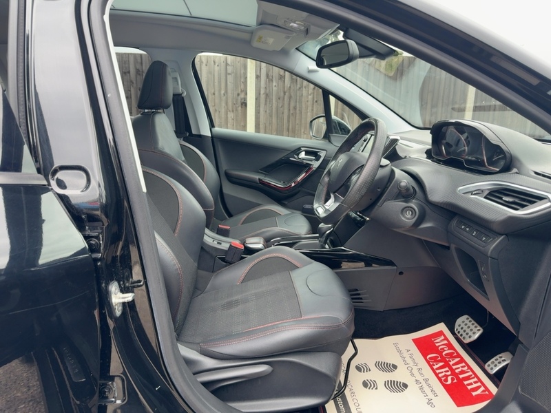 Peugeot 1.2 PURETECH GT LINE SUV 5DR PETROL EAT AUTO PAN ROOF SAT NAV BLUETOOTH DAB STEREO APPLE CARPLAY REAR CAMERA PARKING AIDS 2 OWNERS ONLY 40000 MILES SH 72-74 Mitcham Road