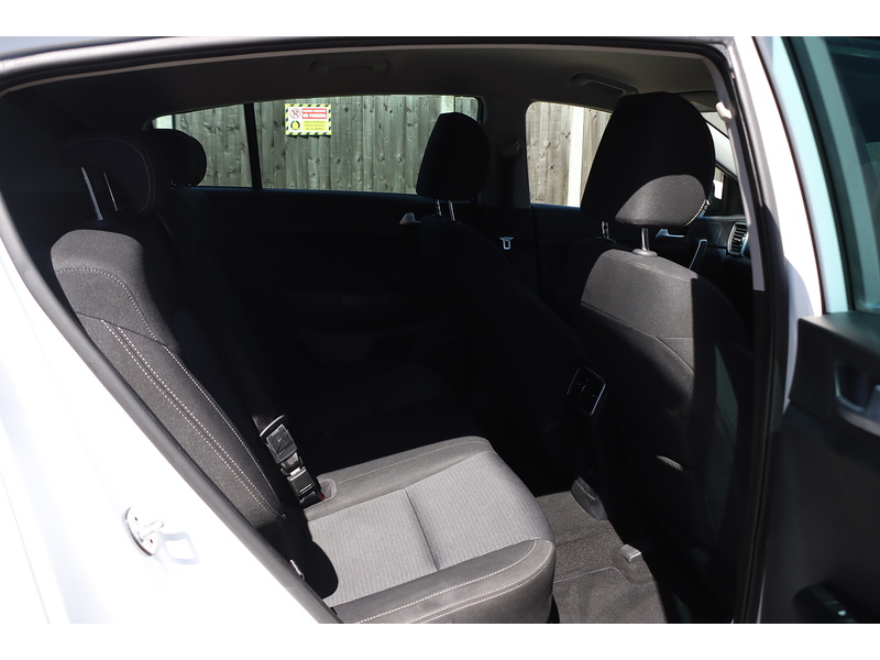 Kia 1.6 GDI 2 SUV 5DR PETROL MANUAL HEATED SEATS SATNAV BLUETOOTH DAB STEREO APPLE CARPLAY REAR CAMERA WITH PARKING AIDS 2 OWNERS ONLY 73000 MILES FSH 72-74 Mitcham Road