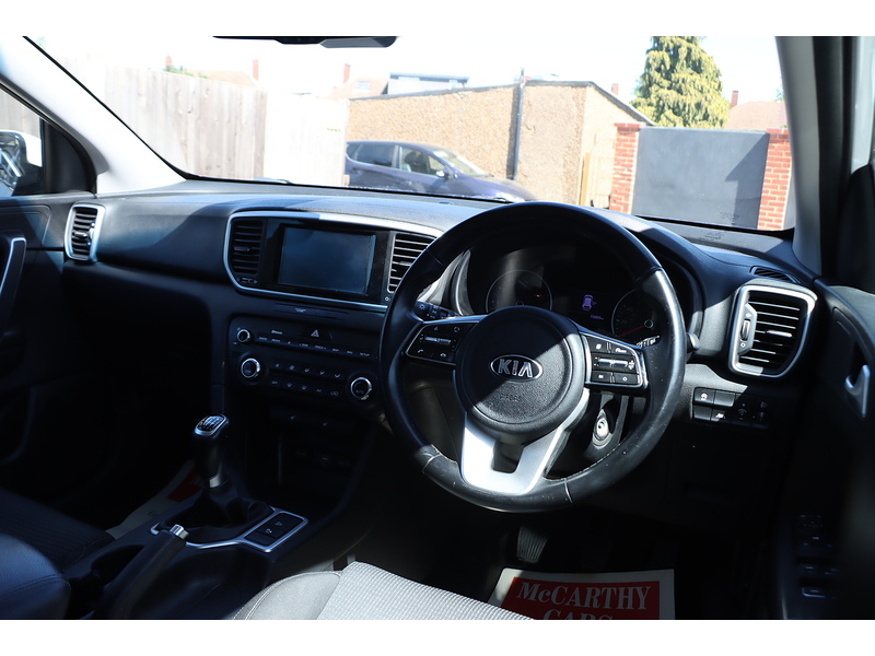 Kia 1.6 GDI 2 SUV 5DR PETROL MANUAL HEATED SEATS SATNAV BLUETOOTH DAB STEREO APPLE CARPLAY REAR CAMERA WITH PARKING AIDS 2 OWNERS ONLY 73000 MILES FSH 72-74 Mitcham Road