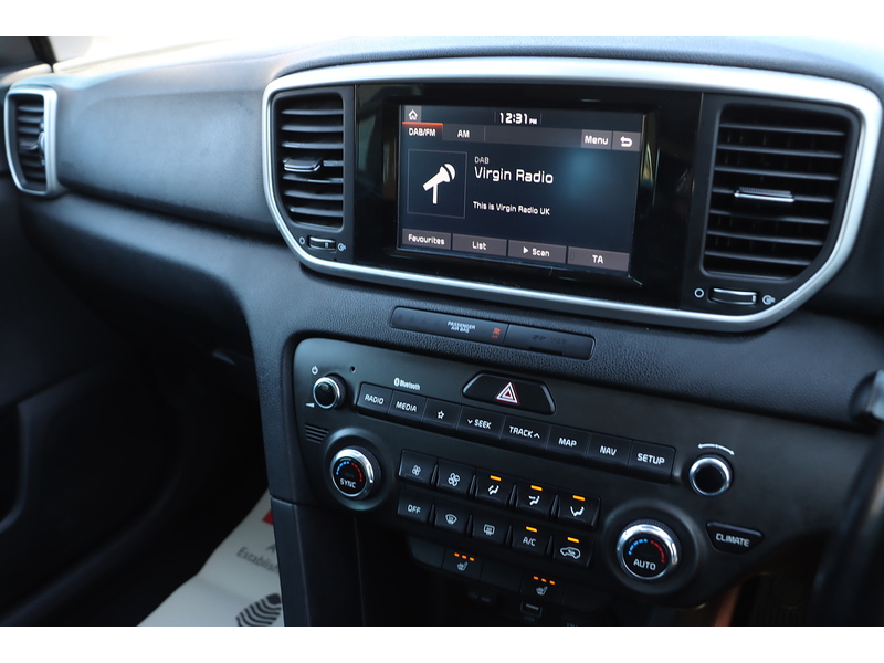 Kia 1.6 GDI 2 SUV 5DR PETROL MANUAL HEATED SEATS SATNAV BLUETOOTH DAB STEREO APPLE CARPLAY REAR CAMERA WITH PARKING AIDS 2 OWNERS ONLY 73000 MILES FSH 72-74 Mitcham Road