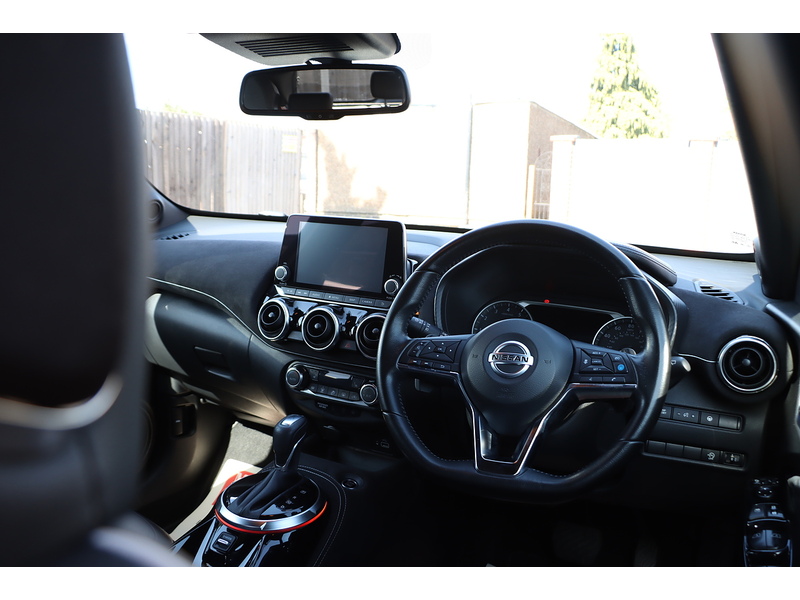 Nissan 1.0 DIG-T TEKNA+ SUV 5DR PETROL DCT AUTO HEATED SEATS SAT NAV BLUETOOTH STEREO APPLE CARPLAY REAR CAM PARKING AIDS 2 OWNERS 45000 MILES FSH 6 SERVICES 72-74 Mitcham Road