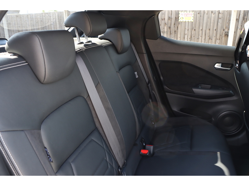 Nissan 1.0 DIG-T TEKNA+ SUV 5DR PETROL DCT AUTO HEATED SEATS SAT NAV BLUETOOTH STEREO APPLE CARPLAY REAR CAM PARKING AIDS 2 OWNERS 45000 MILES FSH 6 SERVICES 72-74 Mitcham Road