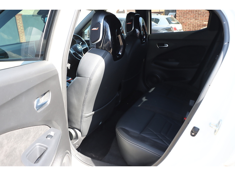 Nissan 1.0 DIG-T TEKNA+ SUV 5DR PETROL DCT AUTO HEATED SEATS SAT NAV BLUETOOTH STEREO APPLE CARPLAY REAR CAM PARKING AIDS 2 OWNERS 45000 MILES FSH 6 SERVICES 72-74 Mitcham Road
