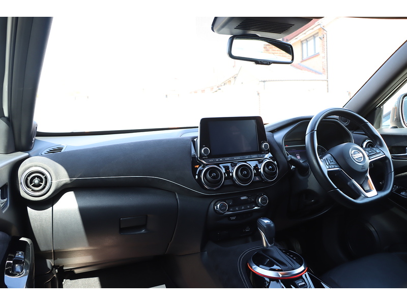 Nissan 1.0 DIG-T TEKNA+ SUV 5DR PETROL DCT AUTO HEATED SEATS SAT NAV BLUETOOTH STEREO APPLE CARPLAY REAR CAM PARKING AIDS 2 OWNERS 45000 MILES FSH 6 SERVICES 72-74 Mitcham Road