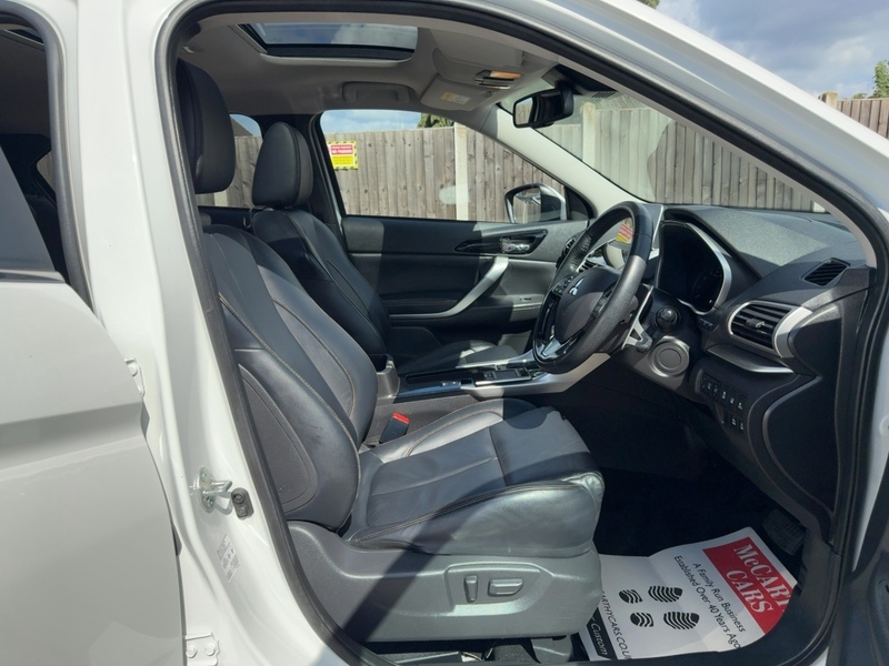 Mitsubishi 1.5T GPF 4 SUV 5DR PETROL CVT 4WD AUTO SUNROOF HEATED SEATS SAT NAV BLUETOOTH APPLE CARPLAY REAR CAM PARKING AIDS 2 OWNERS 79000 MILES FSH 5 SERVICES 72-74 Mitcham Road
