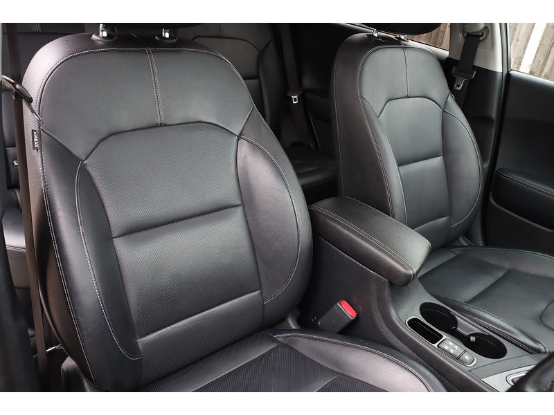 Kia 1.6H GDI GPF 4 SUV 5DR PETROL HYBRID DCT AUTO SUNROOF HEATED SEATS SAT NAV BLUETOOTH APPLE CARPLAY REAR CAMERA PARKING AIDS 45000 MILES FSH 7 SERVICES 72-74 Mitcham Road