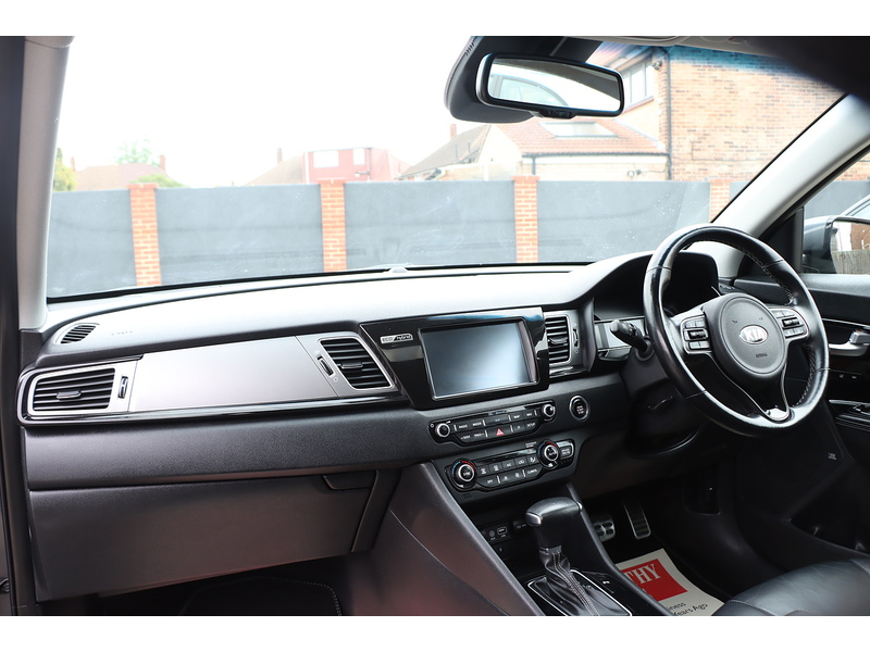 Kia 1.6H GDI GPF 4 SUV 5DR PETROL HYBRID DCT AUTO SUNROOF HEATED SEATS SAT NAV BLUETOOTH APPLE CARPLAY REAR CAMERA PARKING AIDS 45000 MILES FSH 7 SERVICES 72-74 Mitcham Road