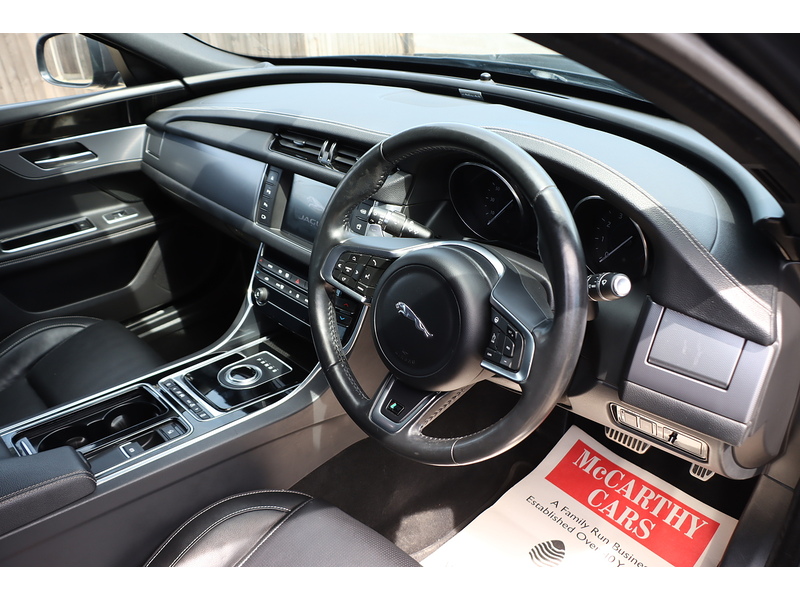 Jaguar 2.0I R-SPORT SALOON 4DR PETROL AWD AUTO HEATED SEATS SAT NAV BLUETOOTH DAB STEREO PARKING AIDS 2 OWNERS ONLY 81000 MILES FSH 9 SERVICES NO ULEZ CHARGE 72-74 Mitcham Road