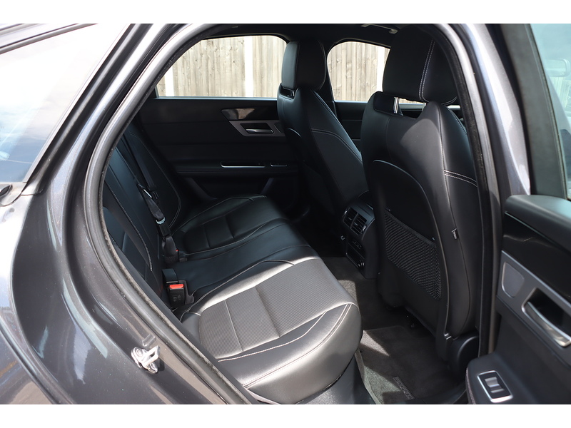 Jaguar 2.0I R-SPORT SALOON 4DR PETROL AWD AUTO HEATED SEATS SAT NAV BLUETOOTH DAB STEREO PARKING AIDS 2 OWNERS ONLY 81000 MILES FSH 9 SERVICES NO ULEZ CHARGE 72-74 Mitcham Road