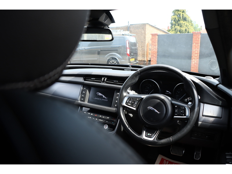 Jaguar 2.0I R-SPORT SALOON 4DR PETROL AWD AUTO HEATED SEATS SAT NAV BLUETOOTH DAB STEREO PARKING AIDS 2 OWNERS ONLY 81000 MILES FSH 9 SERVICES NO ULEZ CHARGE 72-74 Mitcham Road