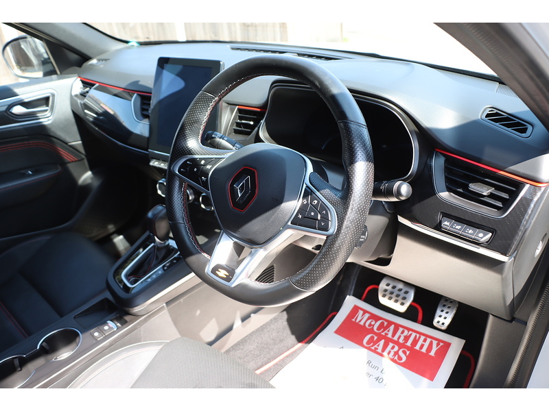 Renault 1.6 E-TECH R.S. LINE SUV 5DR PETROL HYBRID 2WD AUTO HEATED SEATS SATNAV BLUETOOTH APPLE CARPLAY REAR CAMERA PARKING AIDS 2 OWNERS ONLY 60000 MILES FSH 72-74 Mitcham Road