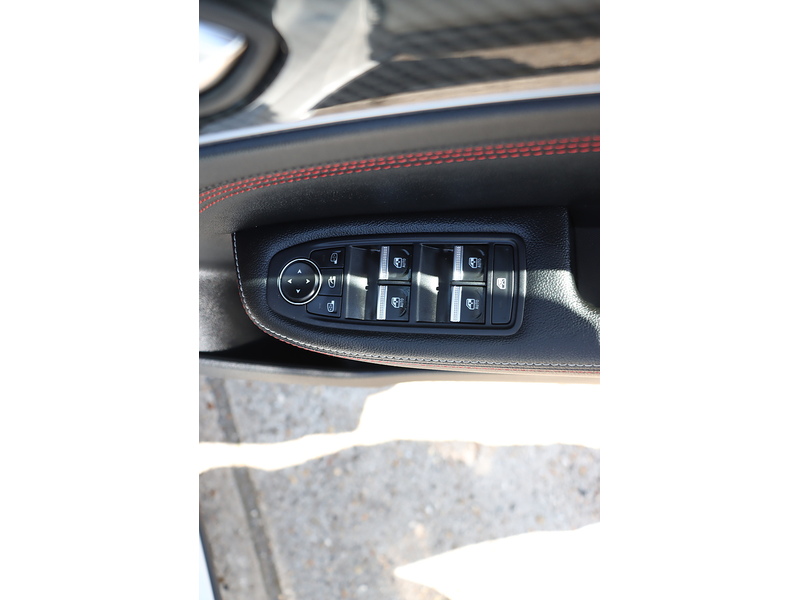 Renault 1.6 E-TECH R.S. LINE SUV 5DR PETROL HYBRID 2WD AUTO HEATED SEATS SATNAV BLUETOOTH APPLE CARPLAY REAR CAMERA PARKING AIDS 2 OWNERS ONLY 60000 MILES FSH 72-74 Mitcham Road
