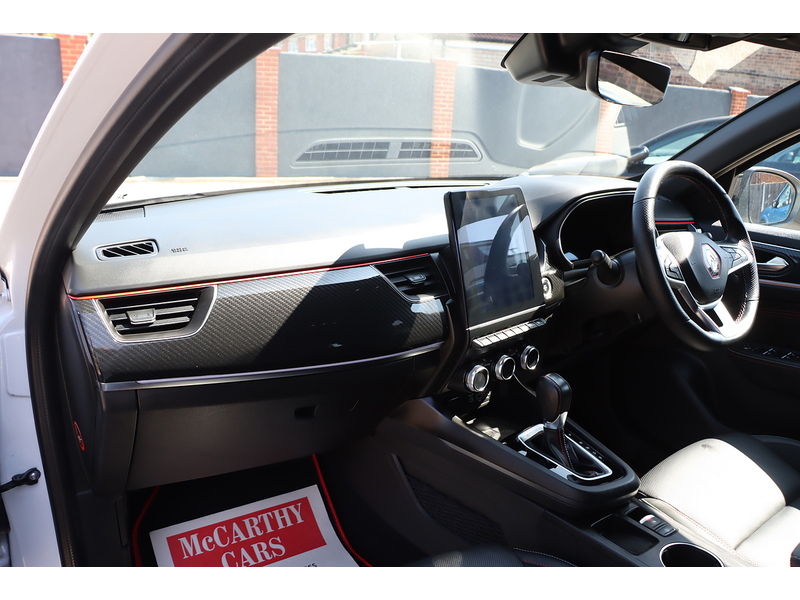 Renault 1.6 E-TECH R.S. LINE SUV 5DR PETROL HYBRID 2WD AUTO HEATED SEATS SATNAV BLUETOOTH APPLE CARPLAY REAR CAMERA PARKING AIDS 2 OWNERS ONLY 60000 MILES FSH 72-74 Mitcham Road