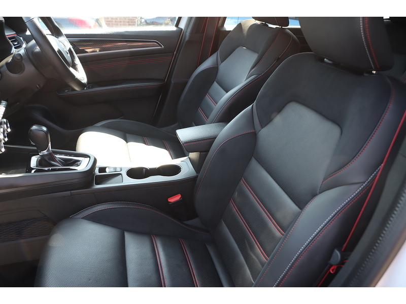 Renault 1.6 E-TECH R.S. LINE SUV 5DR PETROL HYBRID 2WD AUTO HEATED SEATS SATNAV BLUETOOTH APPLE CARPLAY REAR CAMERA PARKING AIDS 2 OWNERS ONLY 60000 MILES FSH 72-74 Mitcham Road